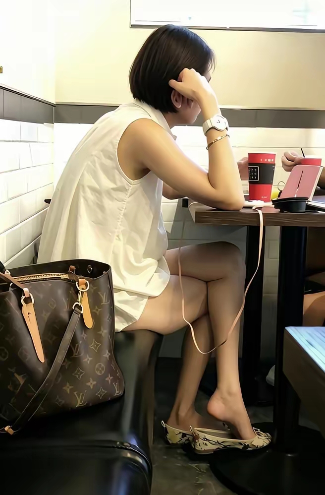 6dab85d8f16538584d9ef86ab6490153.jpg